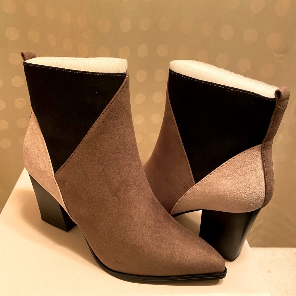 NIB BLACK,TAN & CREAM PRINTED BLOCK HEEL BOOTIES!